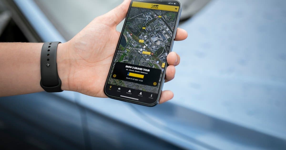 GPS Tracker Without a Monthly Fee: What You Are Really Buying