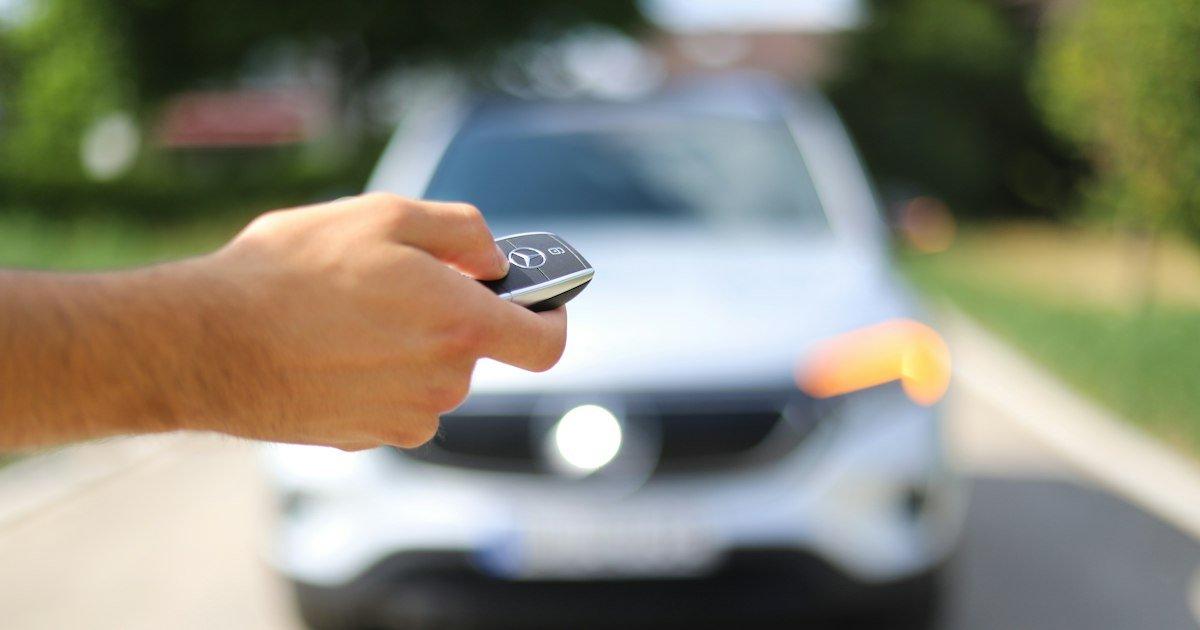 Is a Tracker Mandatory for Car Insurance in Pakistan? What Insurers Require and Why